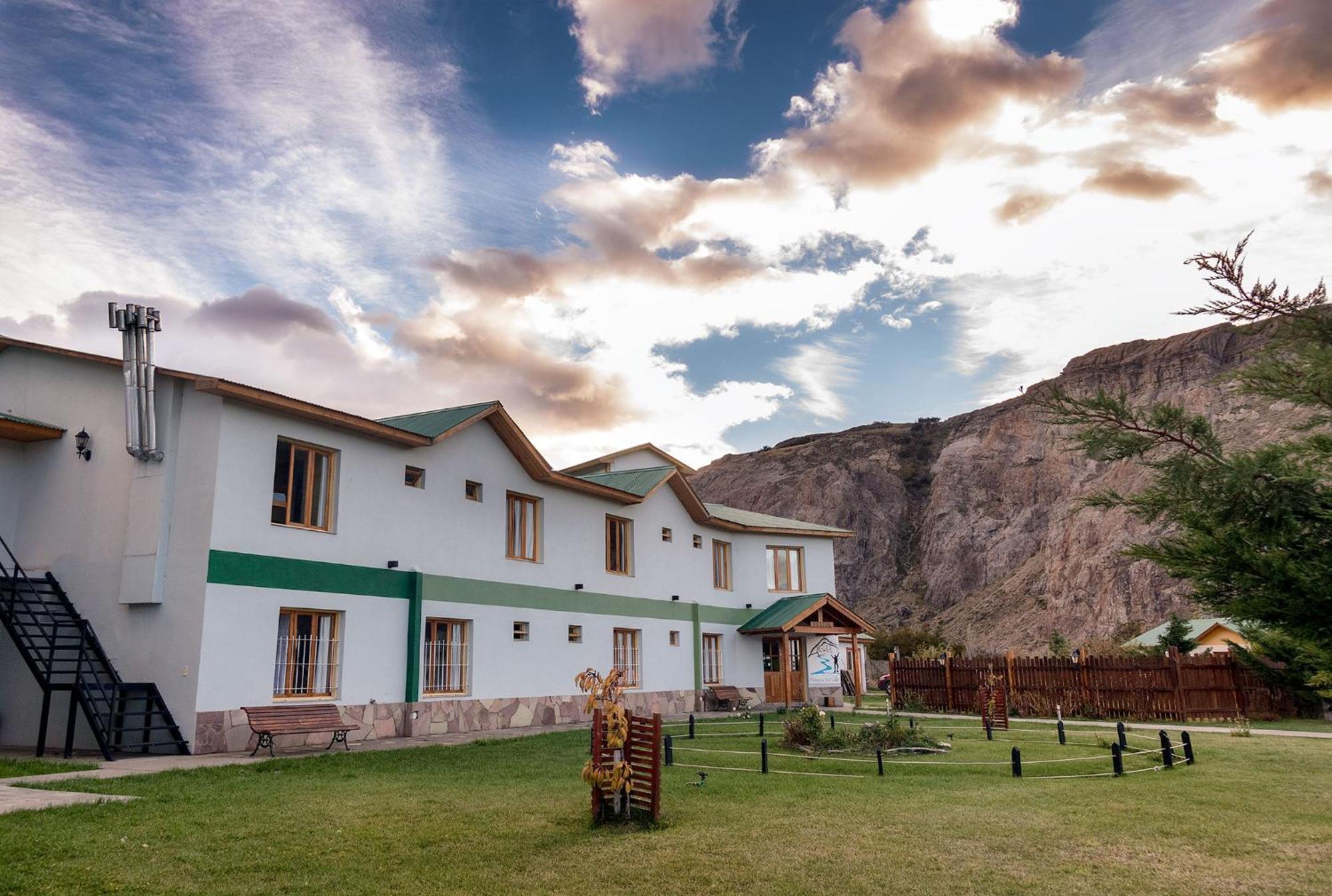 Hostel Pioneros Del Valle El Chalten Luaran gambar