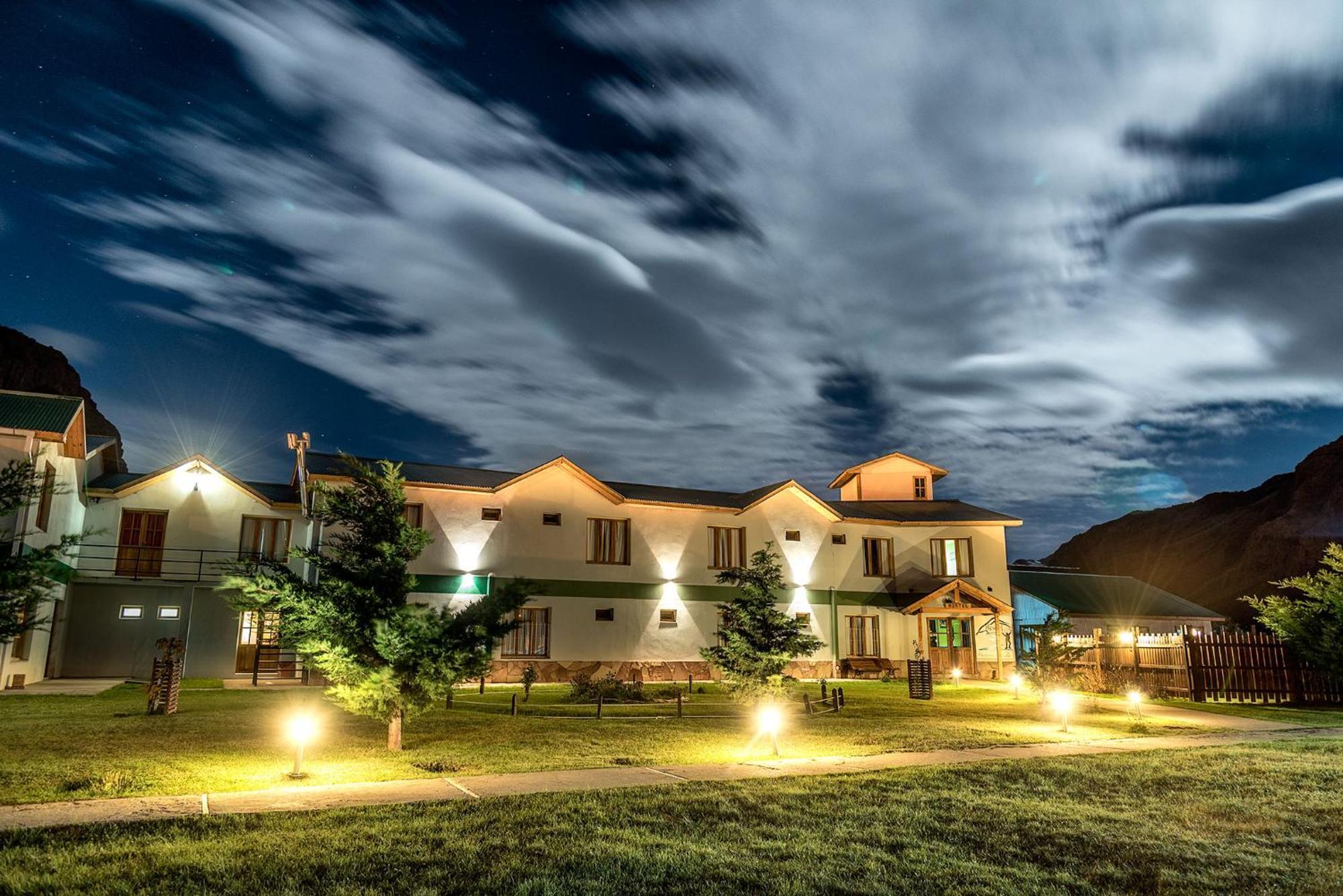Hostel Pioneros Del Valle El Chalten Luaran gambar